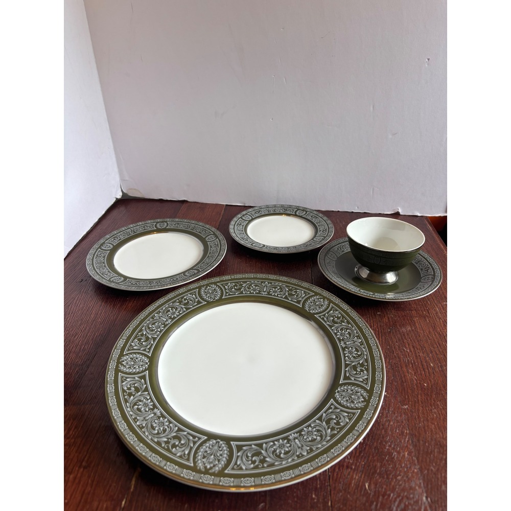 SK Fine China Forest Damask 3544 Green Silver 5 Piece Place Setting Japan